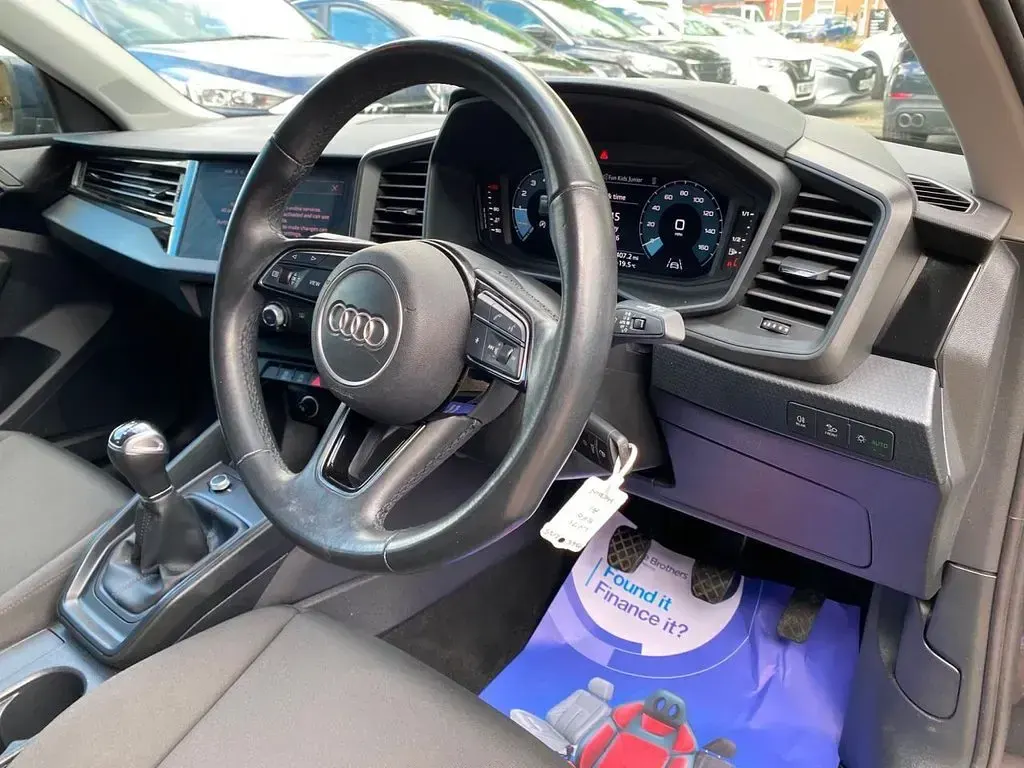 Used Audi A1 Sportback Business 95 HP (69 kW) 2021 Blue Hatchback