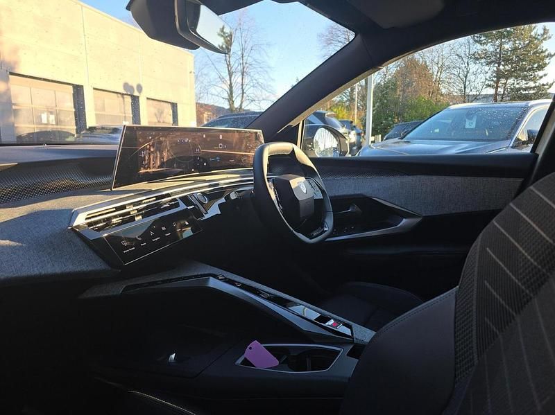 White Used 2025 Peugeot e-3008 GT SUV | £25,074 (Fair price) - Image 1/4