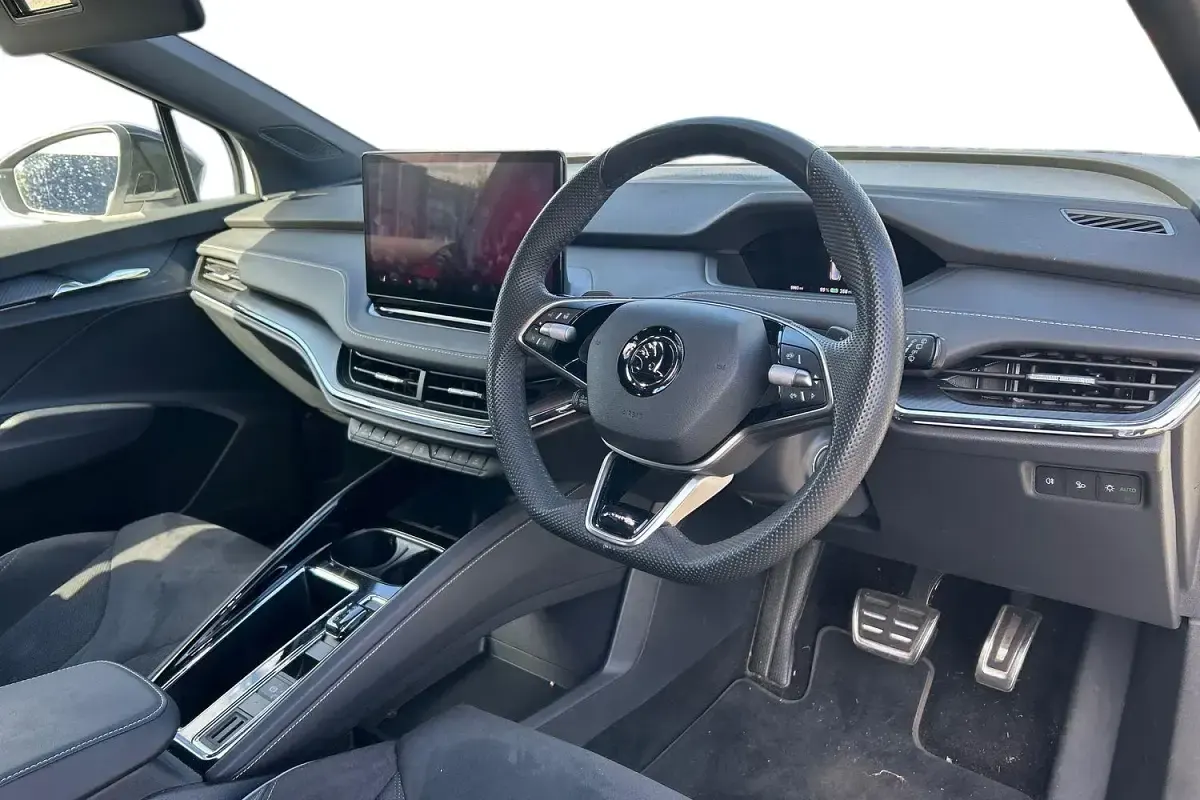 Used Skoda Enyaq iV SportlinePlus 210 kW (286 HP) 2025 White SUV
