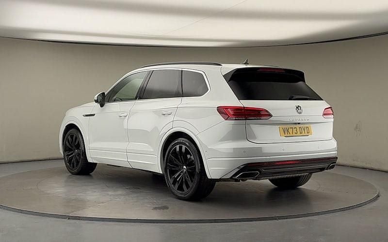 Used VW Touareg R-line 286 HP (210 kW) 2023 Pure white SUV