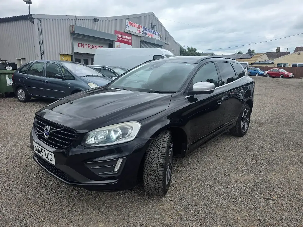 Used Volvo XC60 R-Design 190 HP (139 kW) 2016 Black SUV