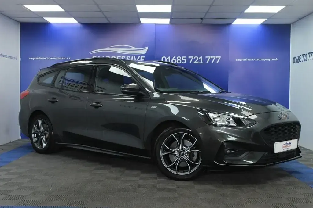 Usado Ford Focus ST-Line 125 HP (91 kW) 2019 Cinzento Carrinha