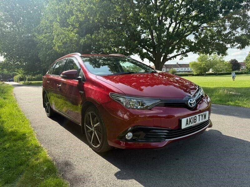 Red Used 2018 Toyota Auris Hybrid Design Estate | £9,450 (Fair price) - Image 1/4