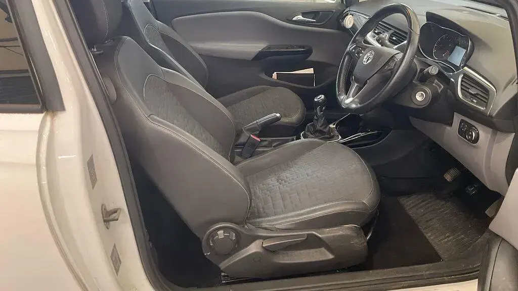 Used Vauxhall Corsa 2015 White Hatchback