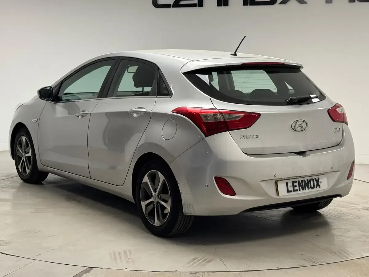 Used Hyundai i30 SE 100 HP (73 kW) 2015 Silver Hatchback