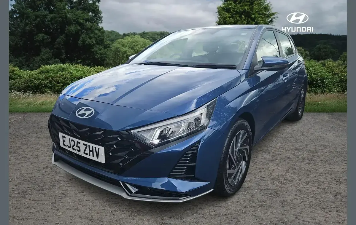 Used Hyundai i20 Advanced 99 HP (72 kW) 2025 Blue Hatchback