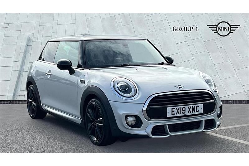 Used Mini Cooper Comfort 136 HP (100 kW) 2019 White silver Hatchback