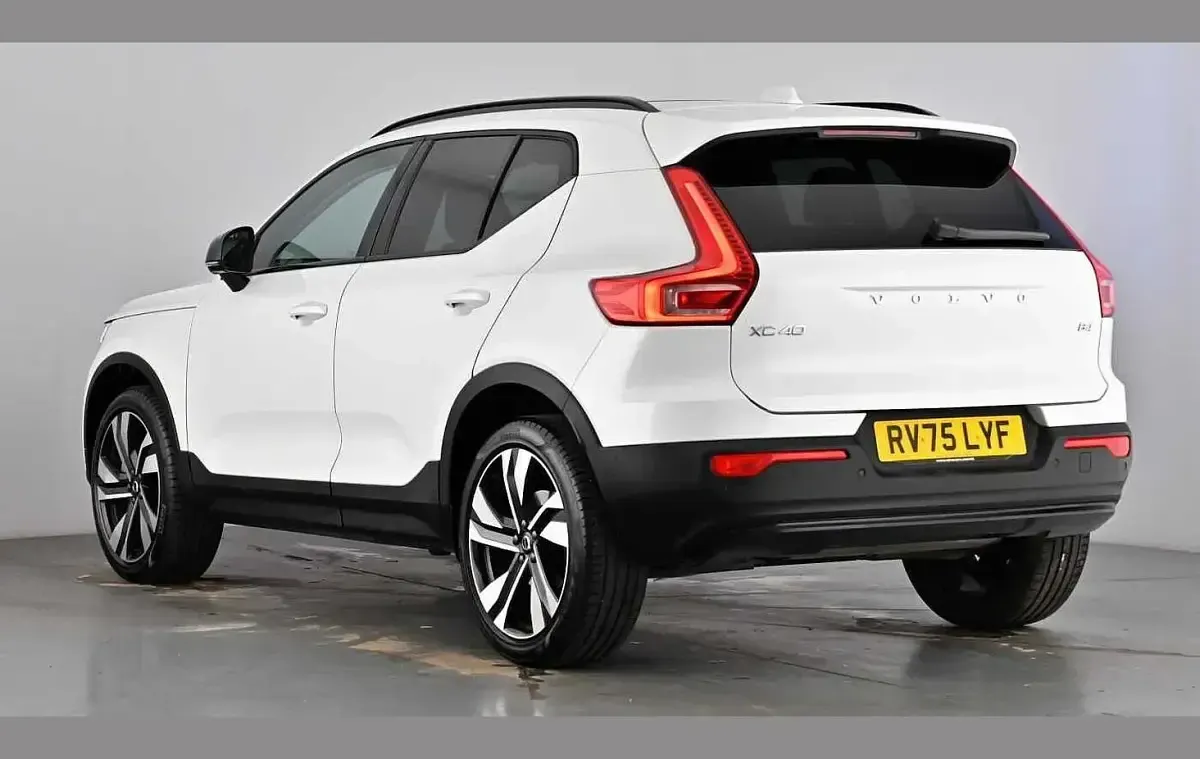 Used Volvo XC40 Ultra 197 HP (144 kW) 2025 Crystal white SUV