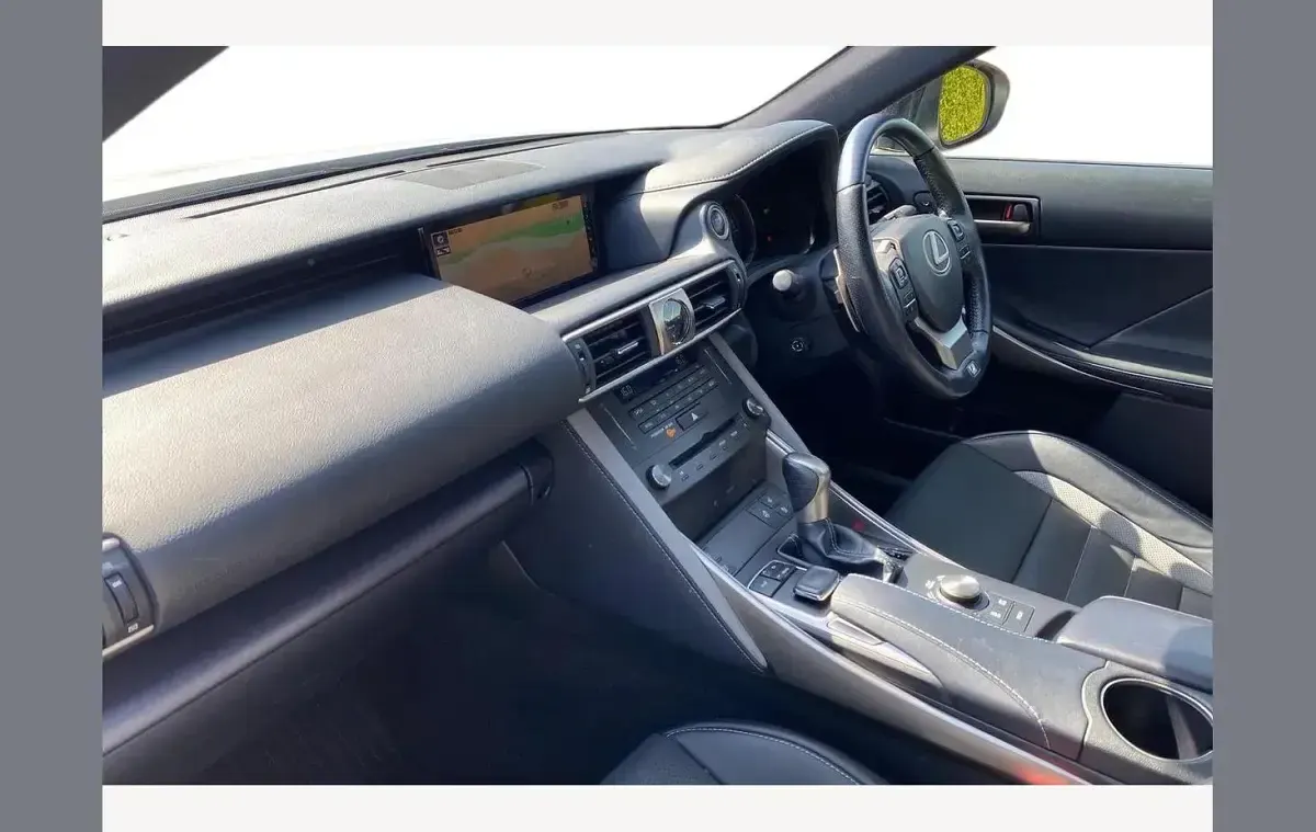 Used Lexus IS300h Sport Line 223 HP (164 kW) 2020 F sport white Sedan