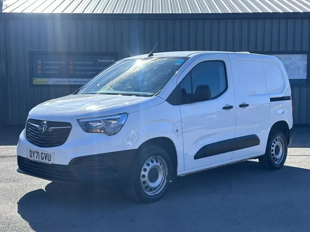 Usado Vauxhall Combo 100 CV (73 kW) 2021 Blanco Monovolumen