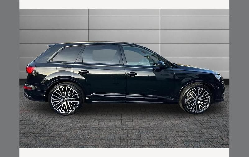 Used Audi Q7 Comfort 286 HP (210 kW) 2024 Black SUV