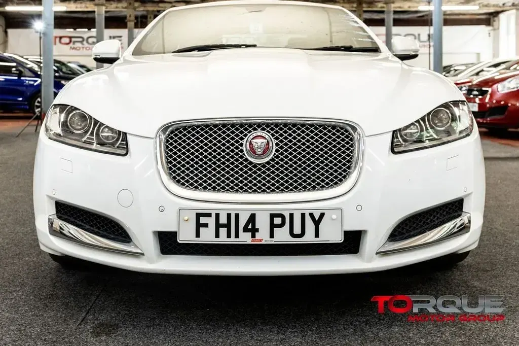 Used Jaguar XF Premium Luxury 240 HP (176 kW) 2014 White Sedan
