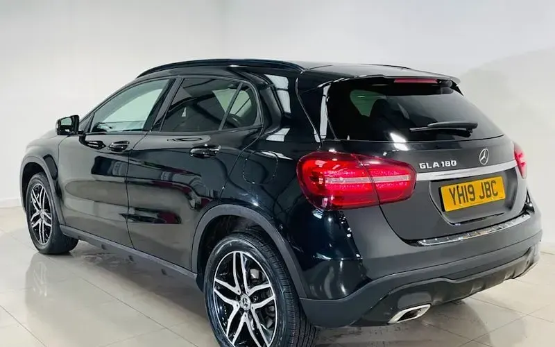 Used Mercedes GLA180 Urban 122 HP (89 kW) 2020 SUV