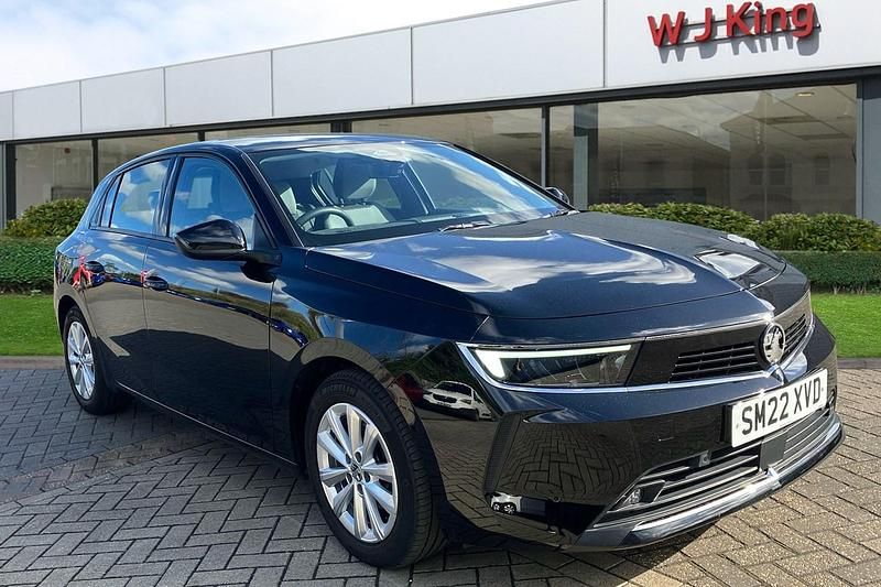 Black Used 2022 Vauxhall Astra Design Edition Hatchback | £15,395 (Fair price) - Image 1/3