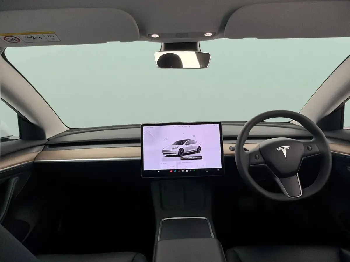 Used Tesla Model 3 RWD 208 kW (283 HP) 2023 White Sedan