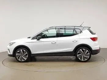 Used Seat Arona FR 110 HP (80 kW) 2023 White SUV
