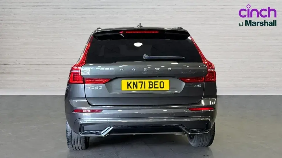 Second-hand Volvo XC60 R-Design Pro 250 CP (183 kW) 2021 Gri SUV