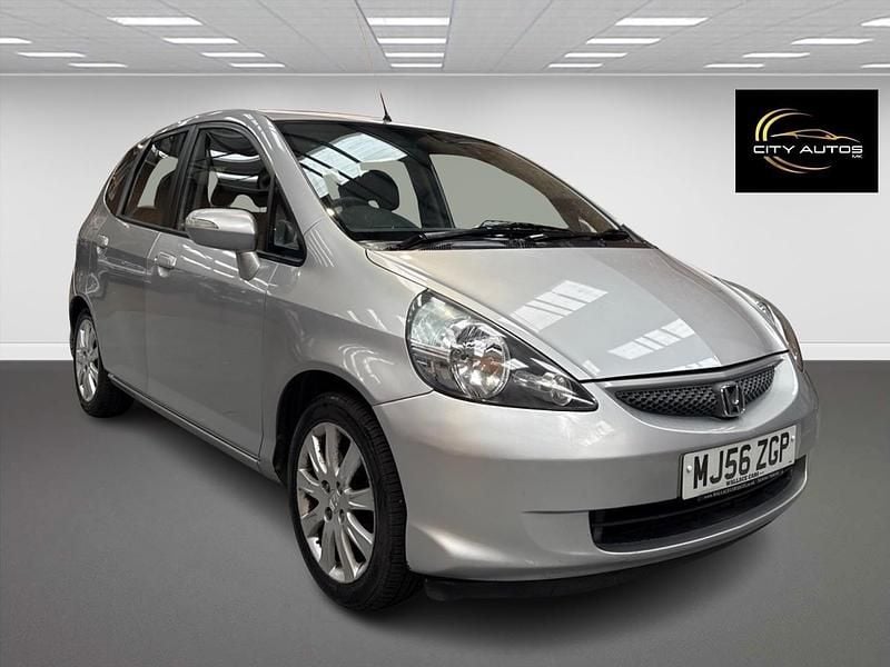 Silver Used 2006 Honda Jazz SE Hatchback | £3,250 (Fair price) - Image 1/4