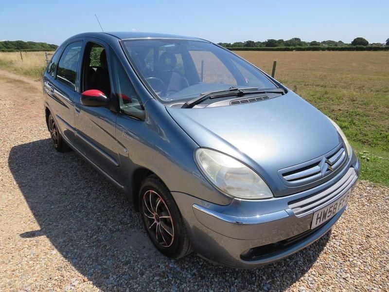 Grey Used 2008 Citroën Xsara Picasso MPV | £1,250 (Fair price) - Image 1/4