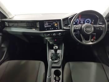 Used Audi A1 Design 95 HP (69 kW) 2021 White SUV