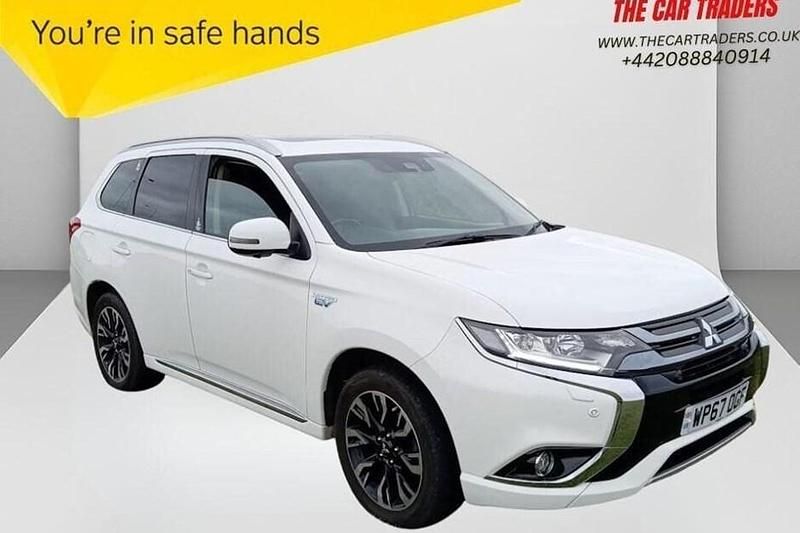 White Used 2017 Mitsubishi Outlander P-HEV Estate | £10,788 (Fair price) - Image 1/1
