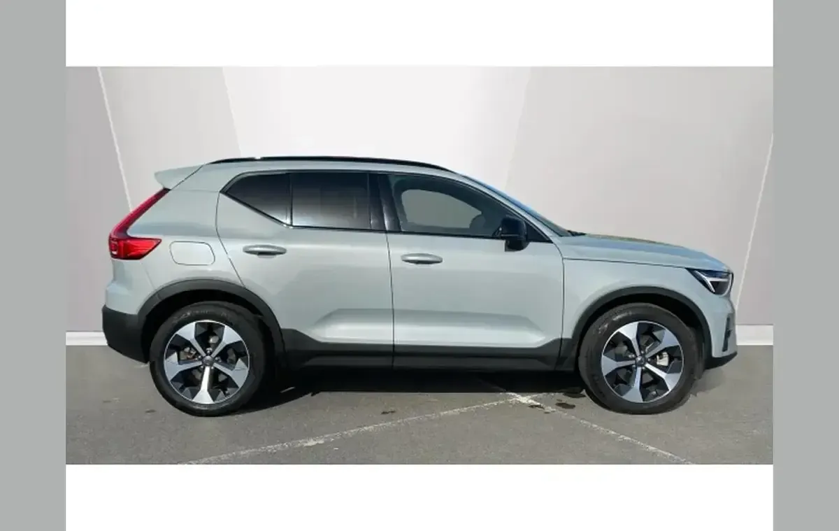 Usado Volvo XC40 Plus 197 CV (144 kW) 2024 Gris SUV