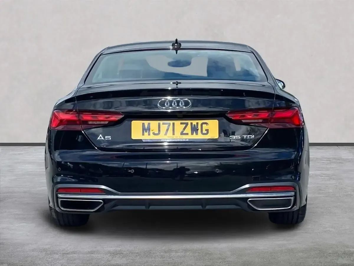 Begagnad Audi A5 Sport 163 HK (119 kW) 2021 Svart Sportkupé
