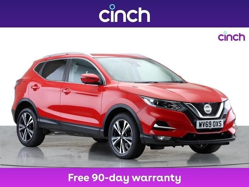 Red Used 2019 Nissan Qashqai N-Connecta SUV | £11,199 (Good price) - Image 1/3
