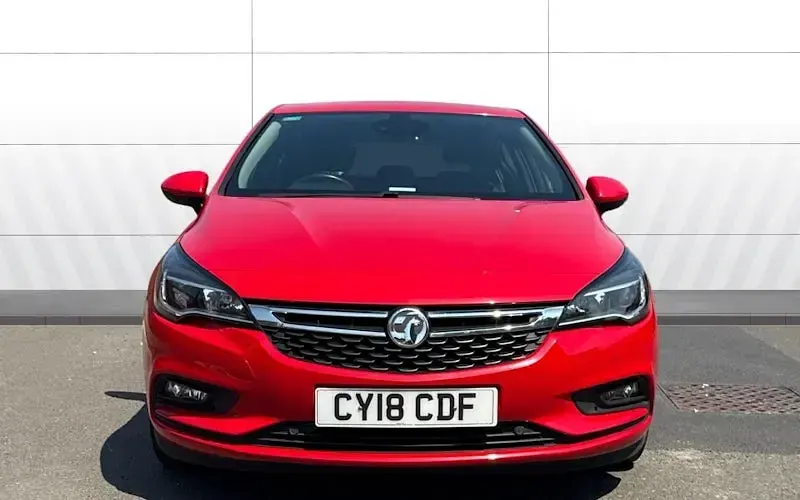 Used Vauxhall Astra SRi 150 HP (110 kW) 2018 Red Hatchback