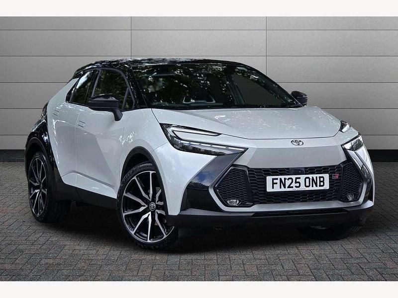 Platinum white Used 2025 Toyota C-HR+ Sport SUV | £31,499 - Image 1/3