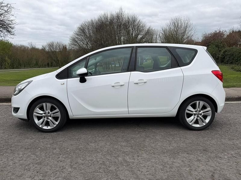 Used Vauxhall Meriva Club 2016 White MPV