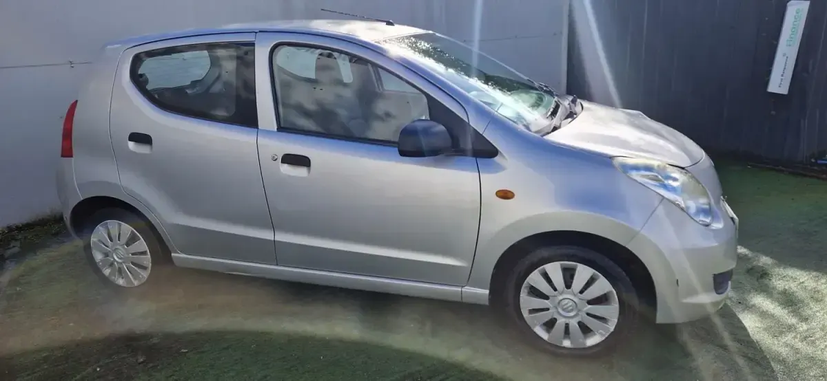 Usado Suzuki Alto 68 CV (50 kW) 2014 Plateado Utilitario