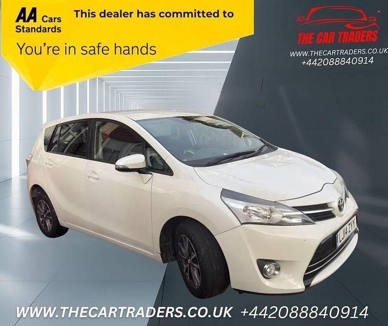 White Used 2014 Toyota Verso Multidrive S MPV | £9,488 (Fair price) - Image 1/3