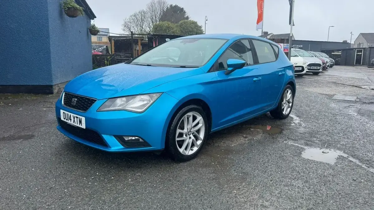 Usado Seat Leon SE 150 HP (110 kW) 2014 Azul Citadino