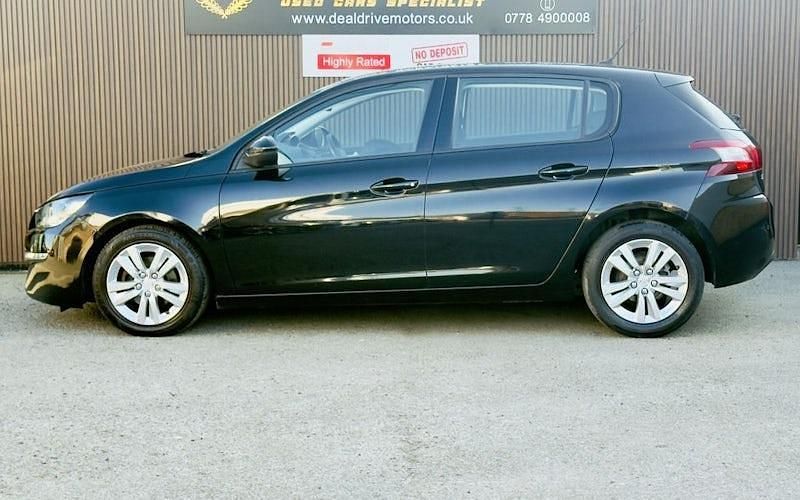 Used Peugeot 308 Active 120 HP (88 kW) 2016 Black Hatchback