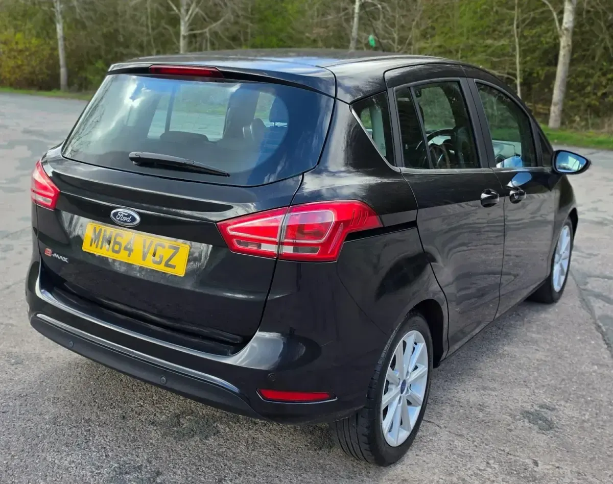 Używany Ford B-MAX Titanium 2015 Czarny Minivan