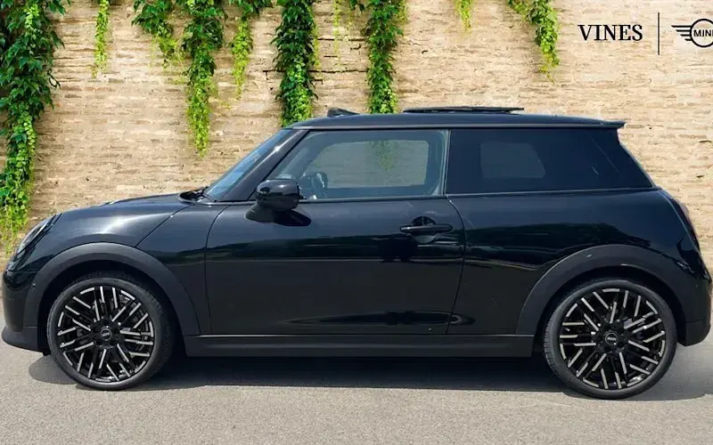 Used Mini Cooper Exclusive 150 kW (204 HP) 2026 Hatchback