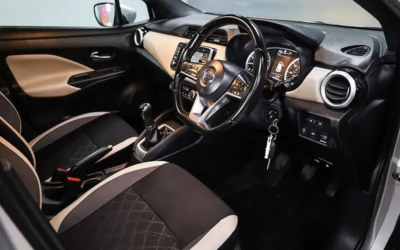 Used Nissan Micra N-Connecta 90 HP (66 kW) 2019 Hatchback