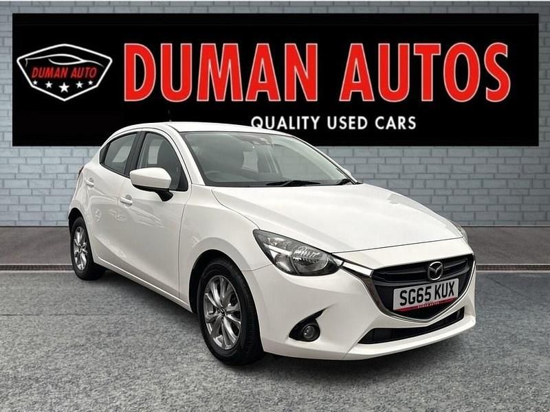 Used Mazda 2 90 HP (66 kW) 2015 White Hatchback