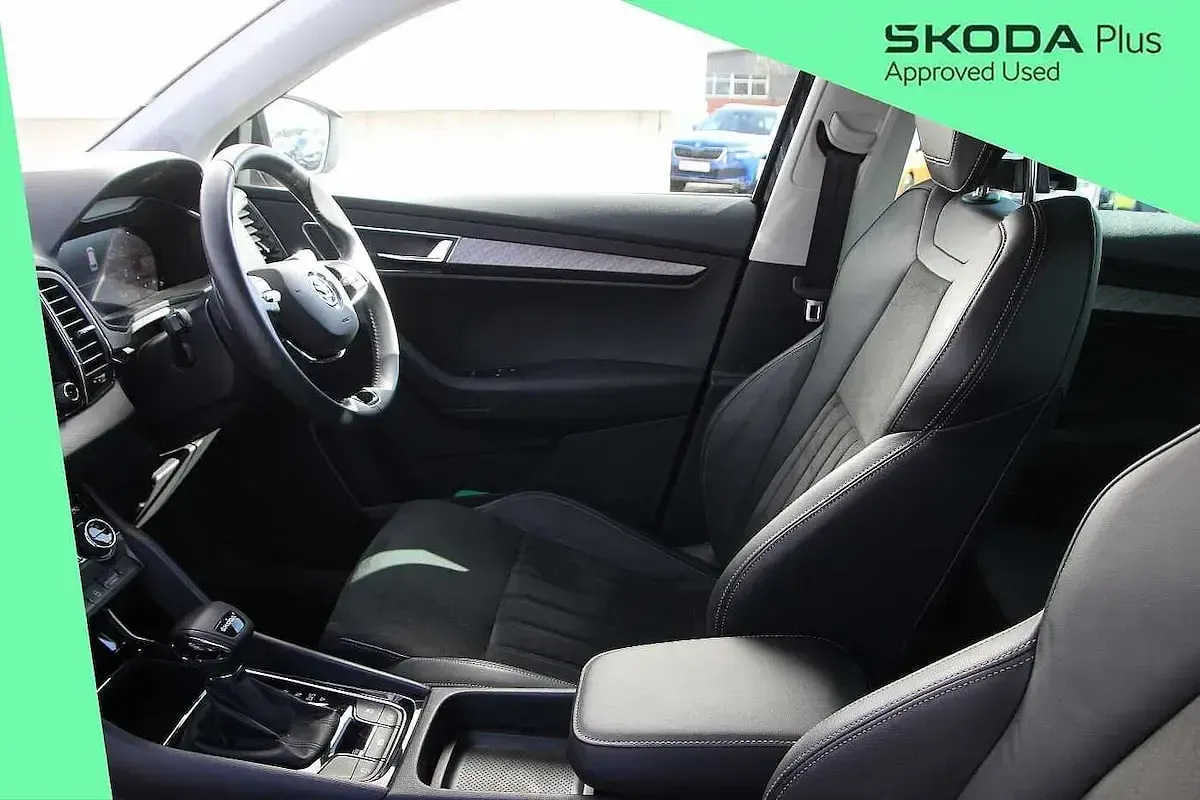 Used Skoda Karoq SE L 85 HP (62 kW) 2023 Black magic pearl effect SUV