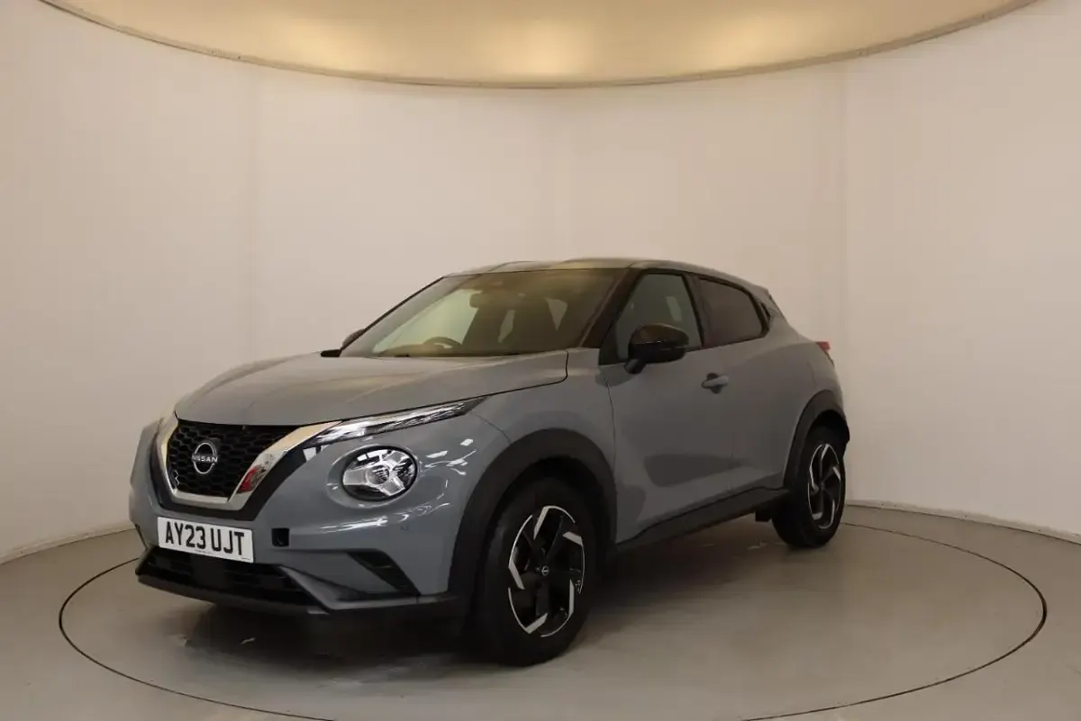 Used Nissan Juke N-Connecta 112 HP (82 kW) 2023 Grey SUV