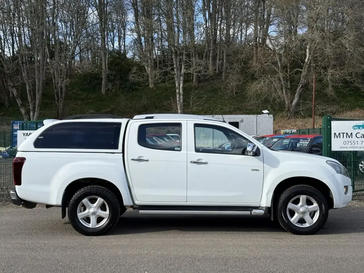 Begagnad Isuzu D-Max 2015 Vit Pickup