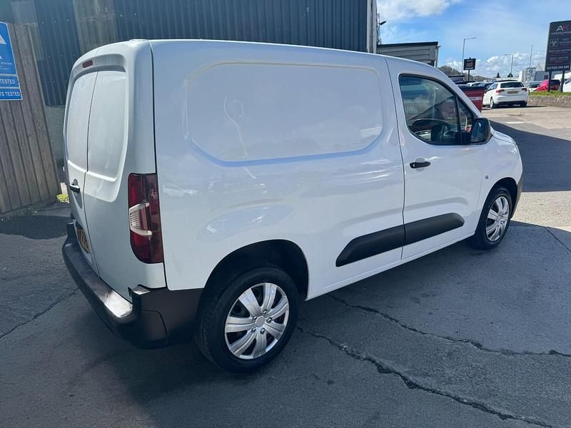 Used Peugeot Partner 2019 White MPV