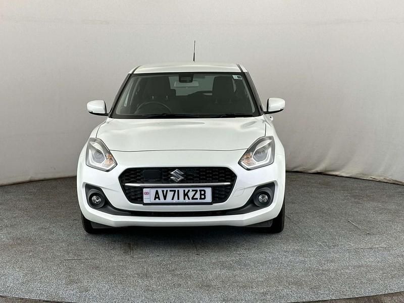 Used Suzuki Swift SZ5 83 HP (61 kW) 2022 White Hatchback