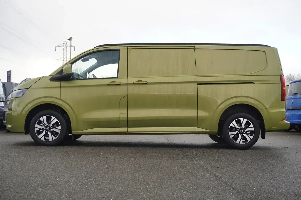 Used VW T7 2025 Green Van
