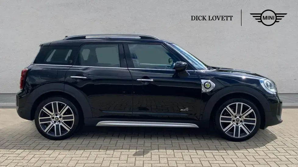 Used Mini Cooper S Countryman Exclusive 219 HP (161 kW) 2021 Black SUV