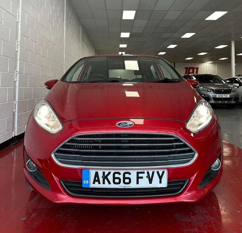 Used Ford Fiesta Zetec 2016 Red Hatchback