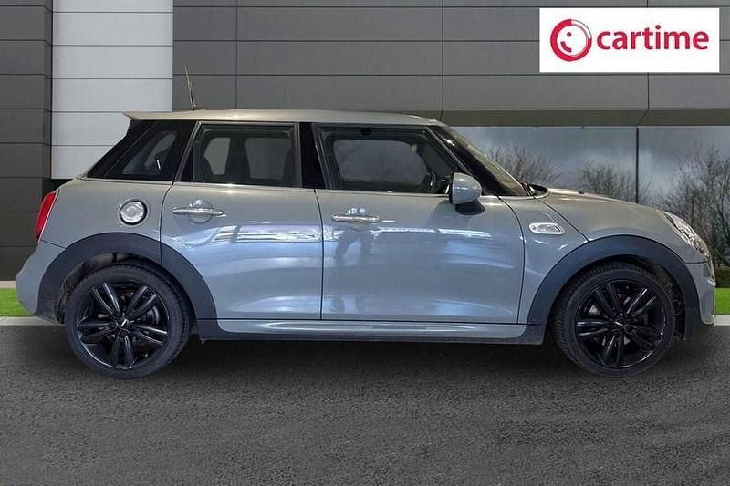 Usado Mini Cooper S Hatch 192 HP (141 kW) 2019 Cinzento Citadino