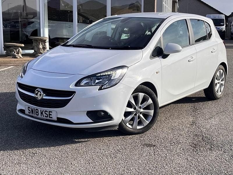 Used Vauxhall Corsa 90 HP (66 kW) 2018 Summit white Hatchback