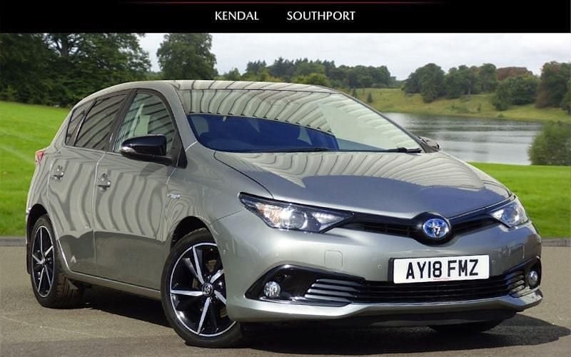 Used Toyota Auris Hybrid Design 136 HP (100 kW) 2019 Hatchback